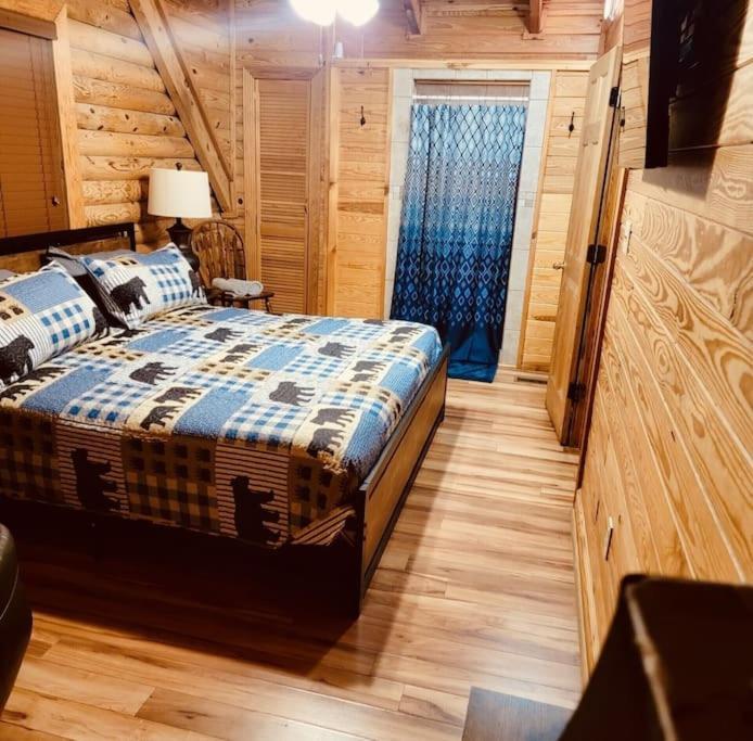 Rustic Black Bear Cabin Pigeon Forge Eksteriør bilde