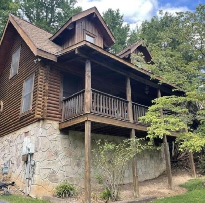 Rustic Black Bear Cabin Pigeon Forge Eksteriør bilde